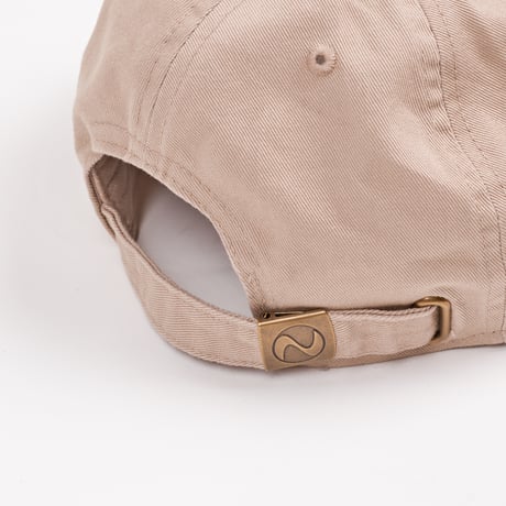 Lack of common sense CollegeLogo Baseball LowCap 【beige】
