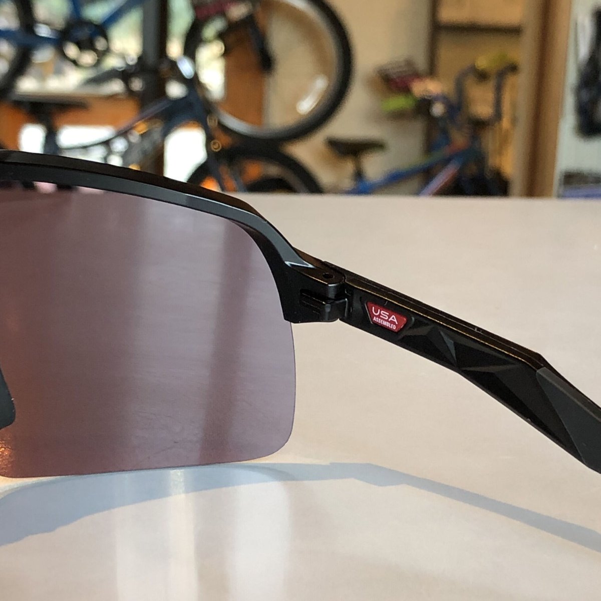 OAKLEY SUTRO LITE MATTE BLACK/PRIZMM ROAD | GRIDE