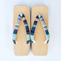 桐下駄 白木三味舟型×マルチボーダー鼻緒