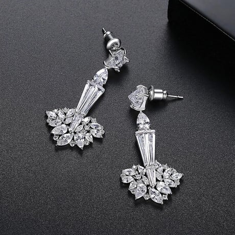 star chandelier pierce
