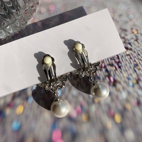 zirconia stone × pearl earring