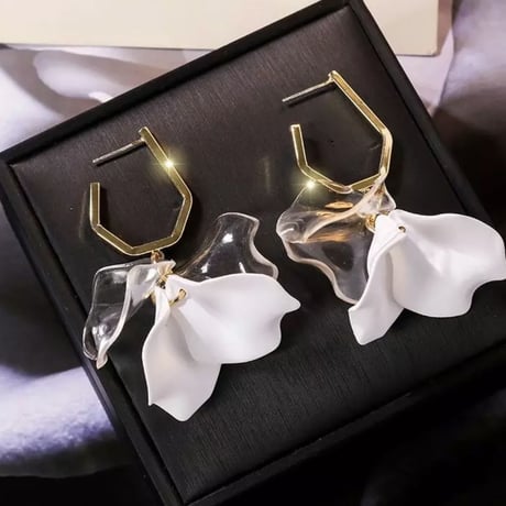 clear × white  petal  pierce