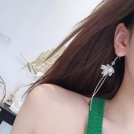 flower  asymmetry hook pierce/earring
