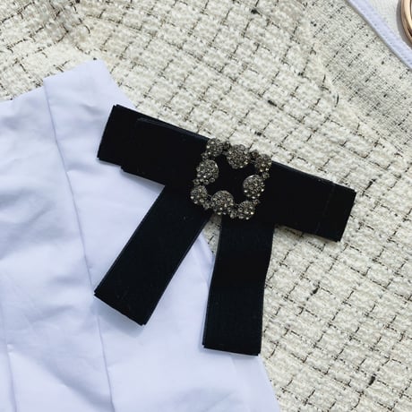 bijou ribbon brooch