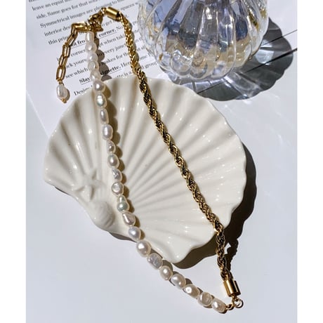 baroque  pearl × gold necklace
