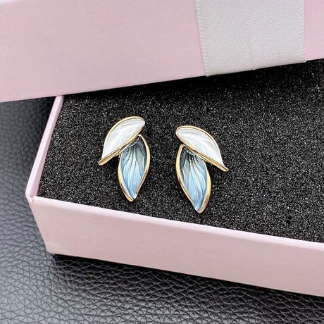leaf pearlcolor pierce