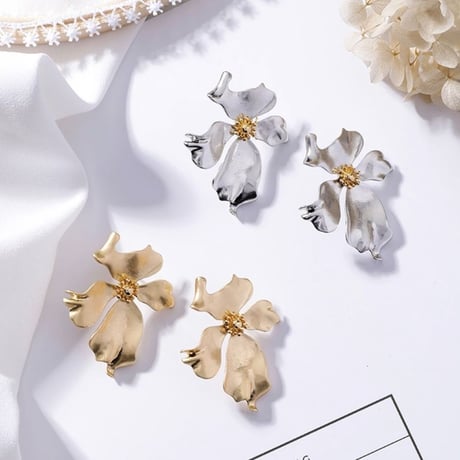 vintage flower  pierce