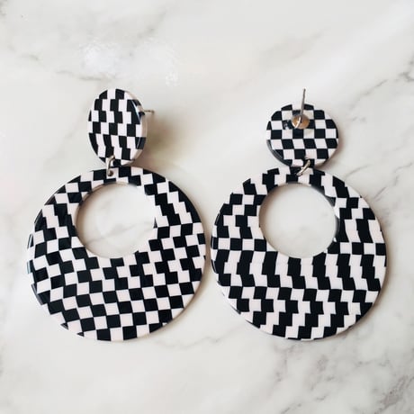 monotone check pierce