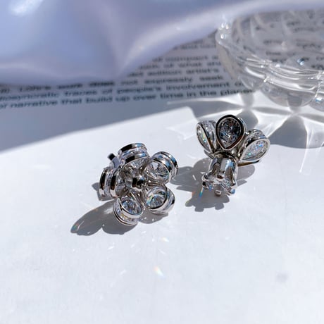 flower × stone catch pierce