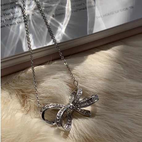 ribbon stone necklace