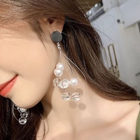 clear × pearl black pierce
