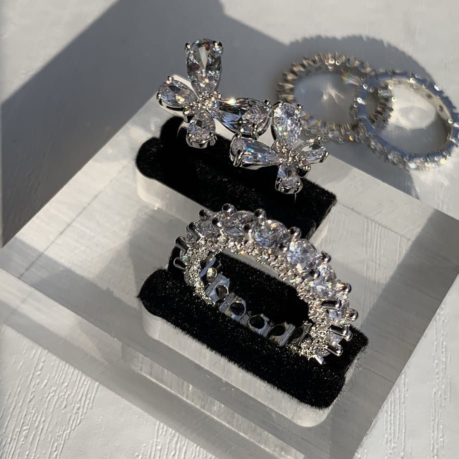 61f24ea081dbb561ef113e25