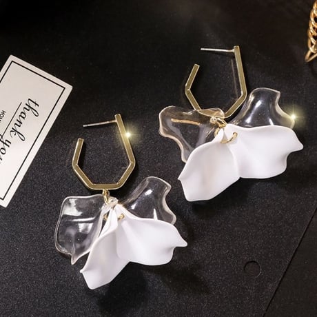 clear × white  petal  pierce