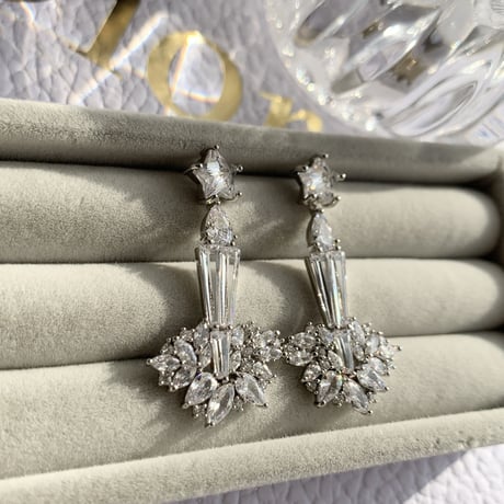 star chandelier pierce