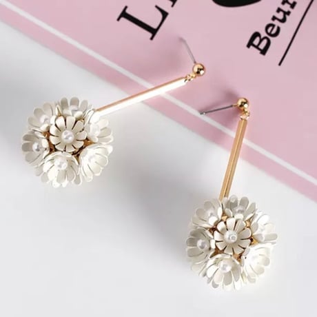 flower Perl pierce