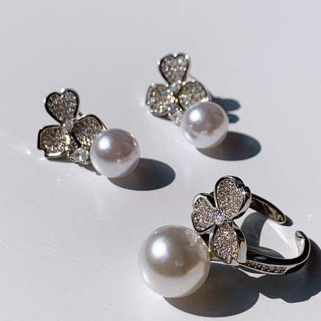 clover ×  pearl open ring