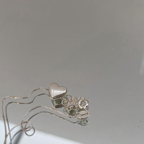 silver heart point necklace