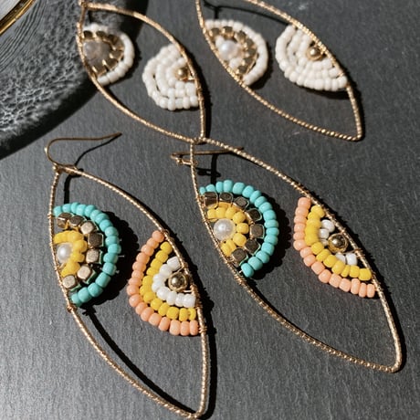 bees hook pierce