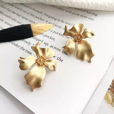 vintage flower  pierce