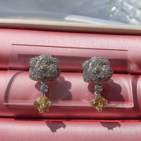rose × topaz pierce