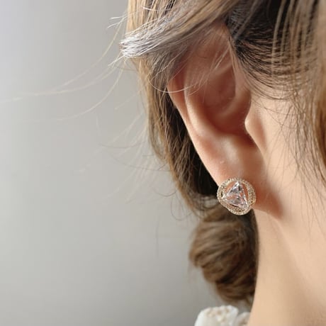 triangle stone loop pierce