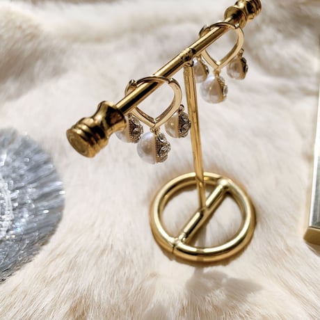 stone ×  pearl bowl loop pierce