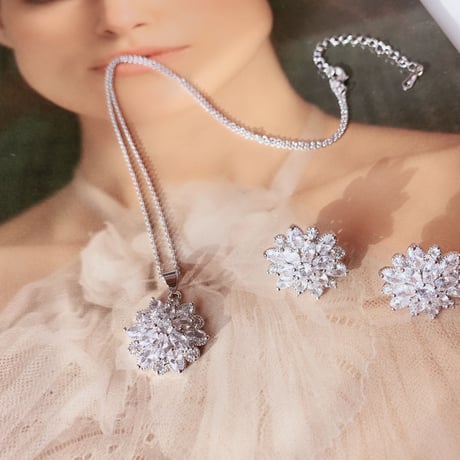 large diamond necklace