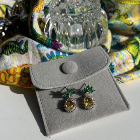 stone pineapple small pierce