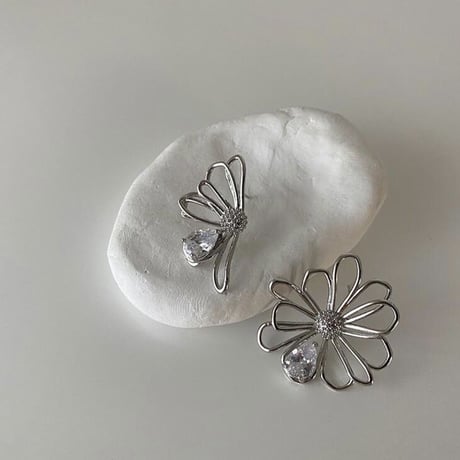 flower drop stone asymmetry pierce