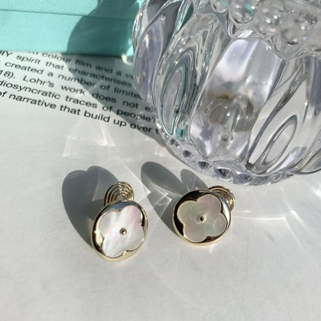 flower shell earring