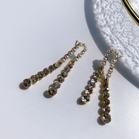 stone × pearl double pierce