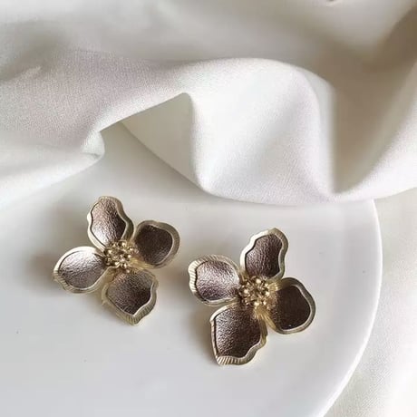 leather flower metal pierce