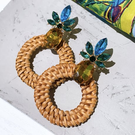 pineapple lantern pierce