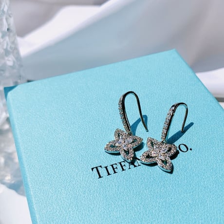 flower stone hook pierce