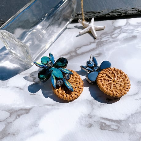 loop bijou lantern pierce
