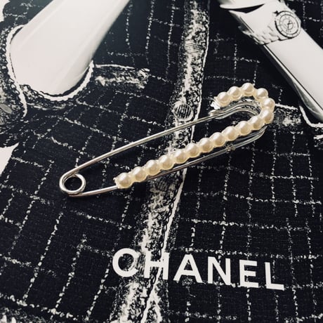 pearl pin brooch