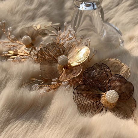 flower gold see-through hair accessory