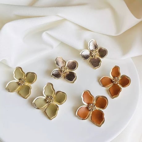 leather flower metal pierce