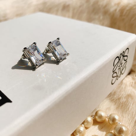 square  stone pierce