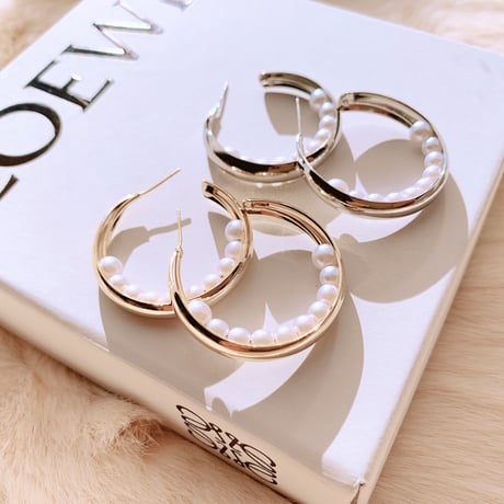 hoop in pearl pierce