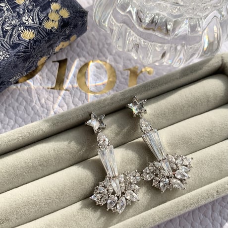 star chandelier pierce