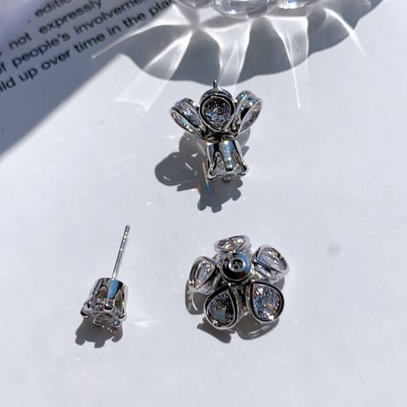 flower × stone catch pierce
