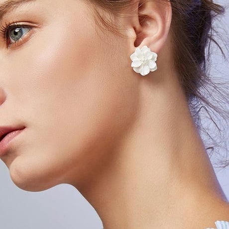 pearl white flower  pierce