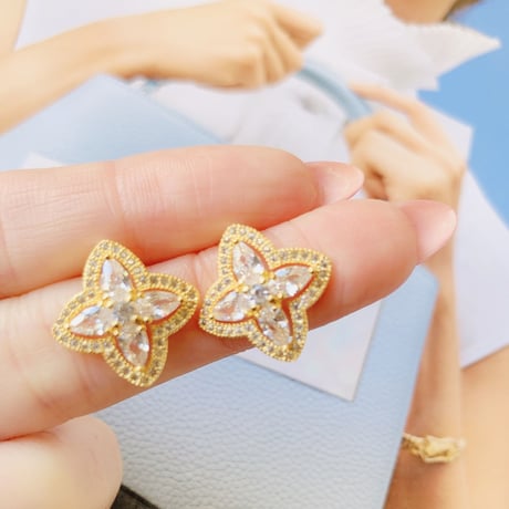 flower stone pierce