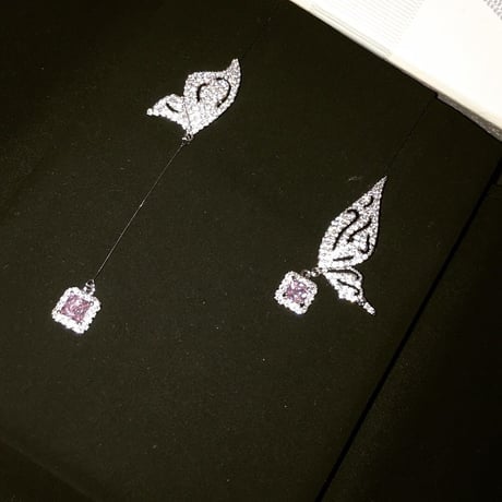 butterfly asymmetry pierce