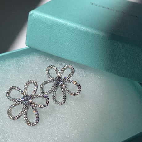 flower stone pierce