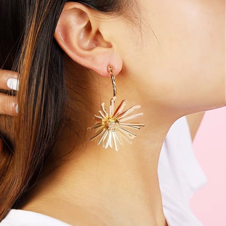 metal  flower  pierce