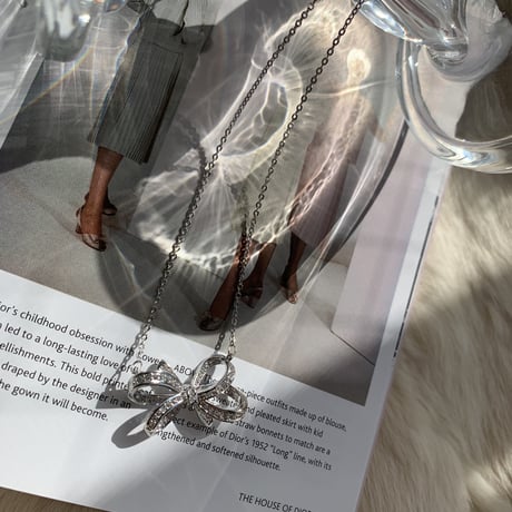 ribbon stone necklace