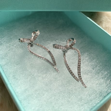 ribbon stone pierce