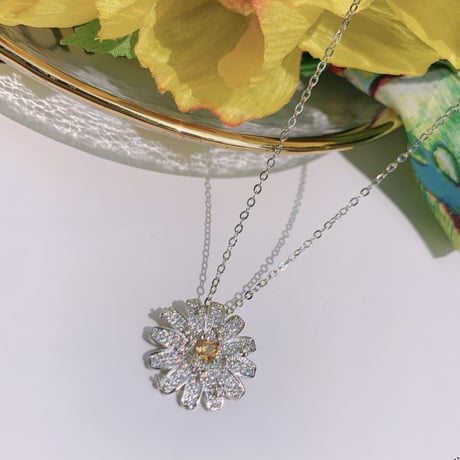 marguerite stone necklace